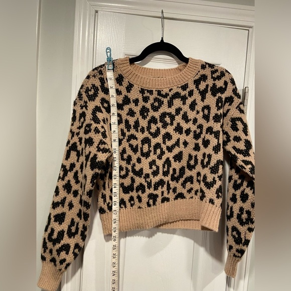 NWT No Boundaries Size S Leopard Print Long Sleeve Crew Neck Soft Comfy Sweater - Picture 9 of 11